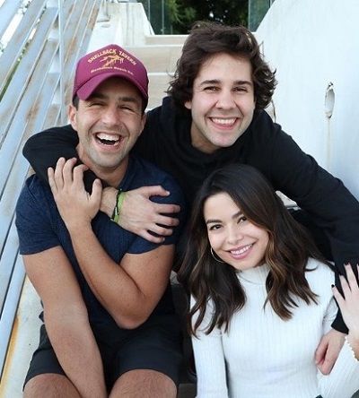 Miranda Cosgrove with her YouTuber friends Josh Peck and David Dobrik