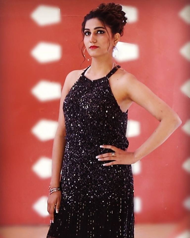 Sapna Choudhary Hd Photos & Pictures In Black Dress