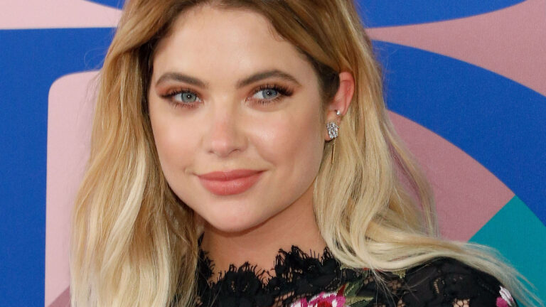 Ashley Benson Wiki Age Boyfriends Height Weight Income And More Namesbiography 6173